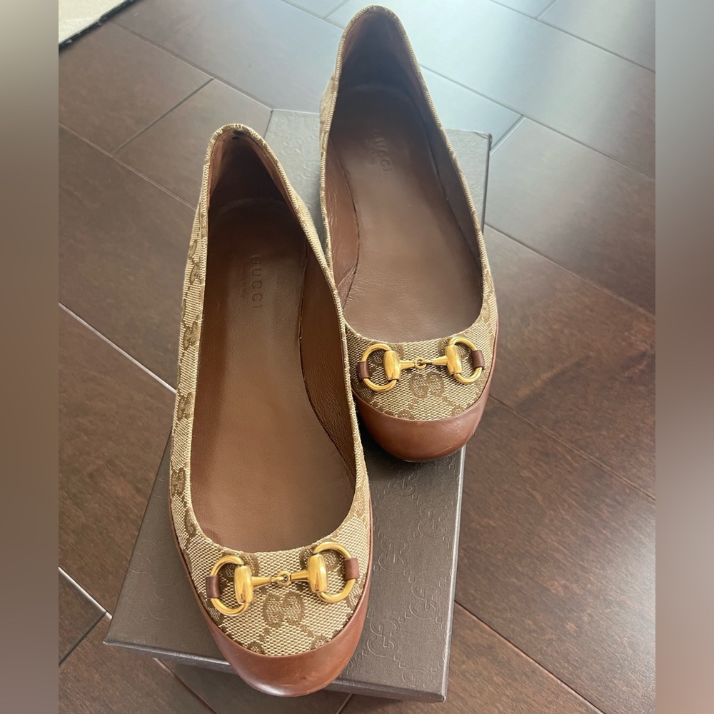 Gucci flats